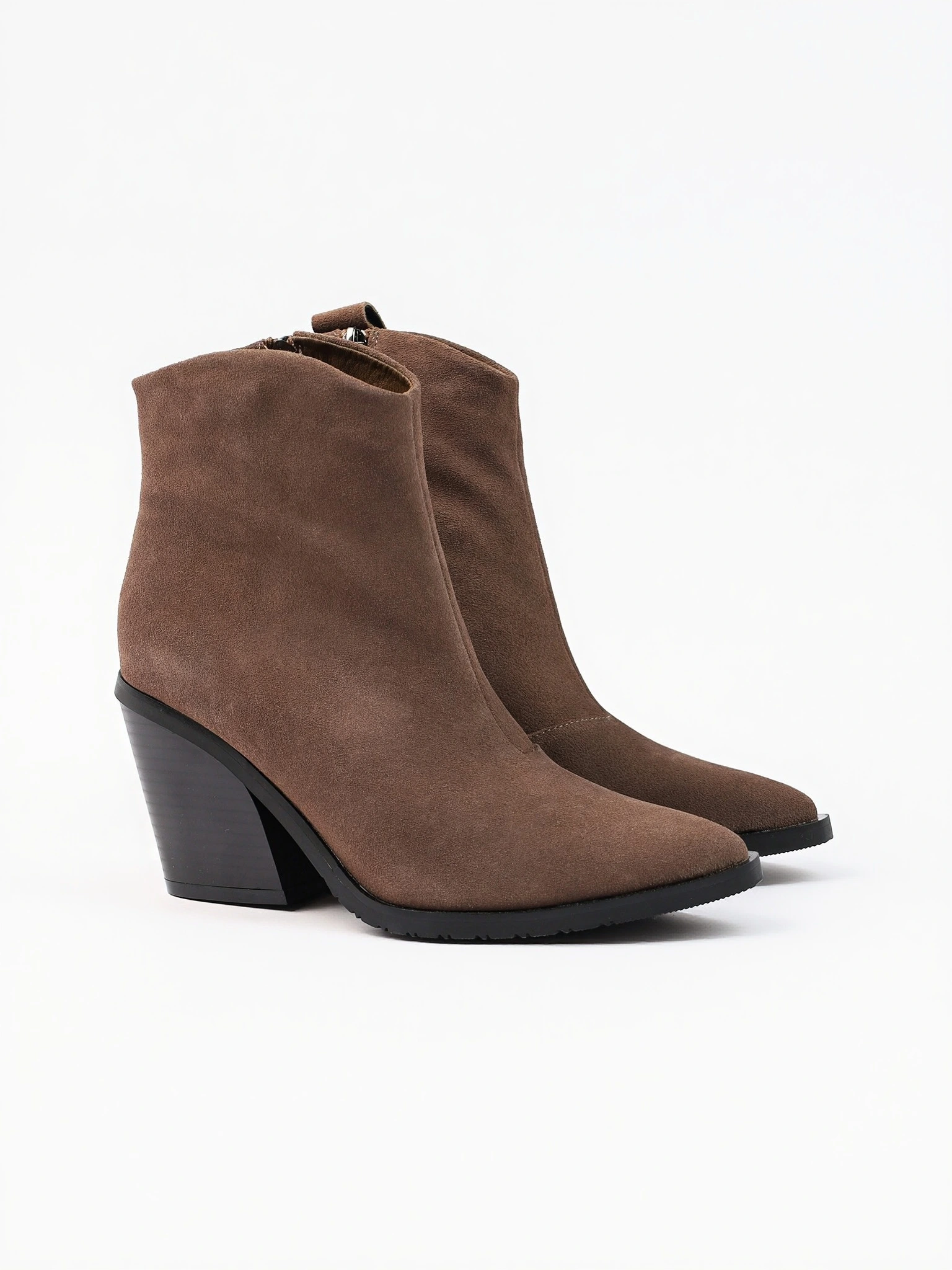 Ботильоны темно-коричневого цвета из натуральной замши